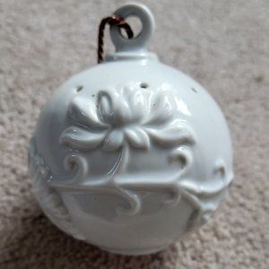 Vintage Sachet Fragrance Potpourri Pomander Porcelain Ceramic Ornament Ball